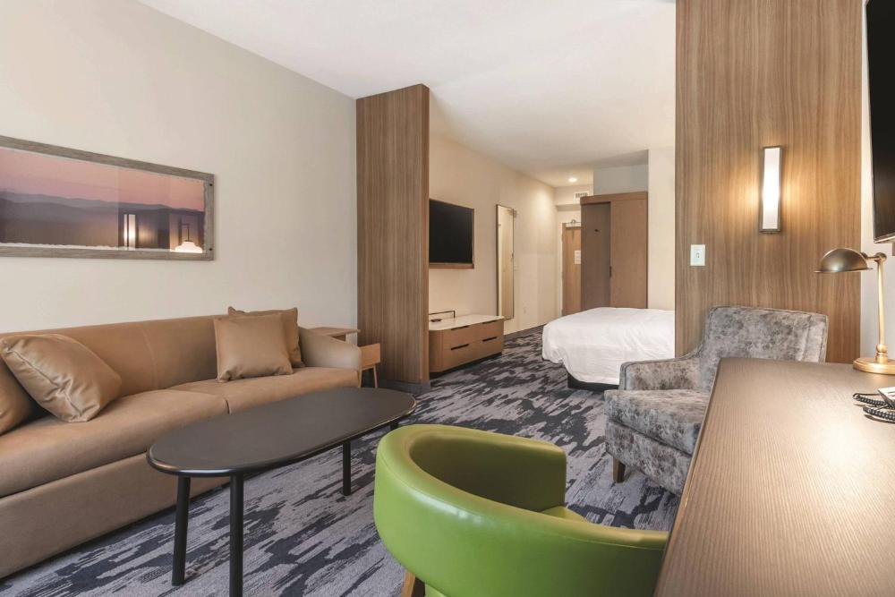Suite, 1 King, Sofa bed interior